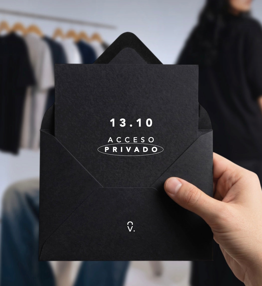 Sobre negro con la tarjeta 13.10 Acceso privado